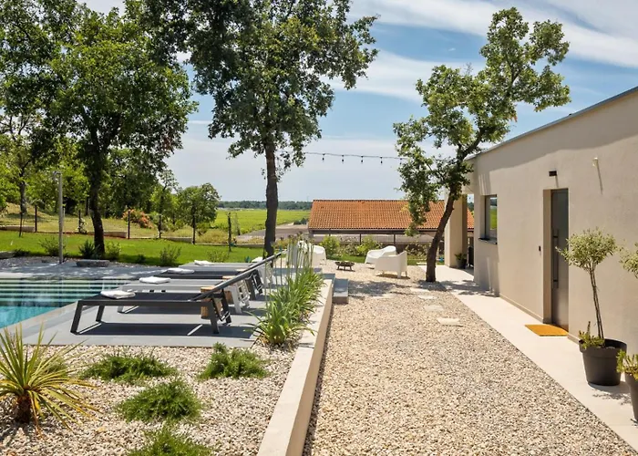 Modern Casetta Molindrio With Pool In Vila Poreč