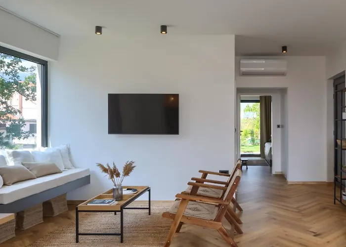Modern Casetta Molindrio With Pool In Vila