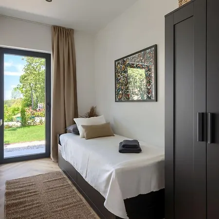 Modern Casetta Molindrio With Pool In *