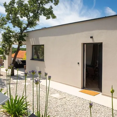 Modern Casetta Molindrio With Pool In *