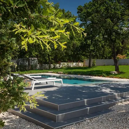 Modern Casetta Molindrio With Pool In Porec