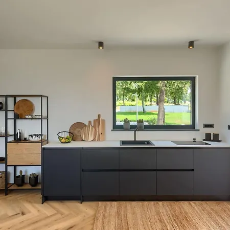 Modern Casetta Molindrio With Pool In *