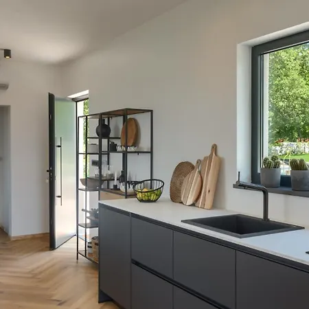 Modern Casetta Molindrio With Pool In * פורץ