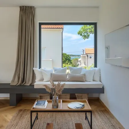 Modern Casetta Molindrio With Pool In Vila Porec