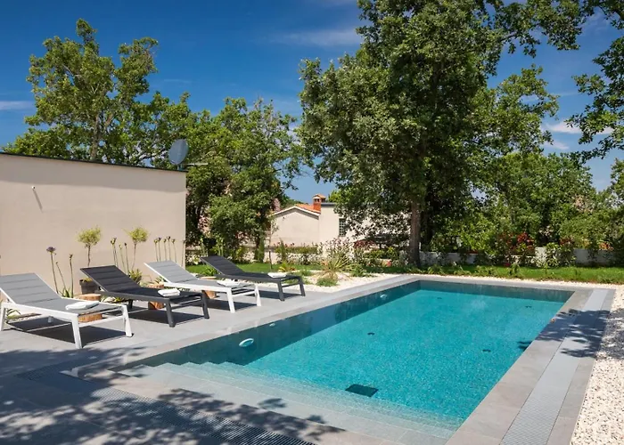 Vila Modern Casetta Molindrio With Pool In Poreč