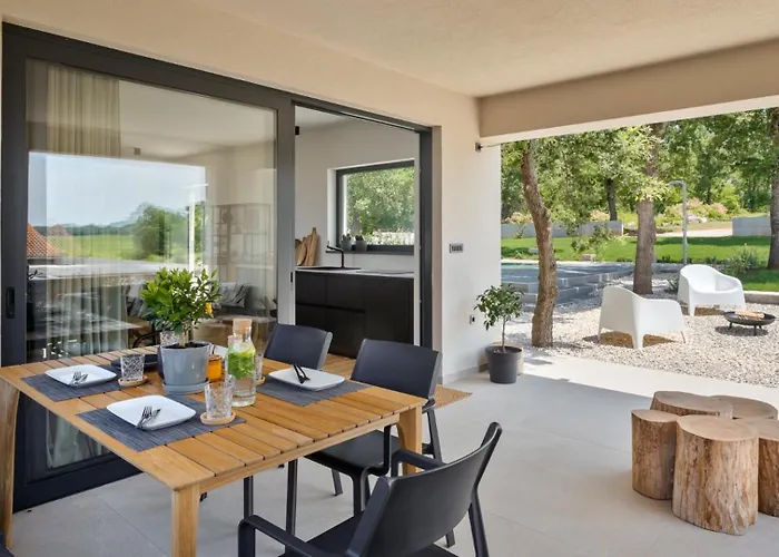 Modern Casetta Molindrio With Pool In Vila Poreč