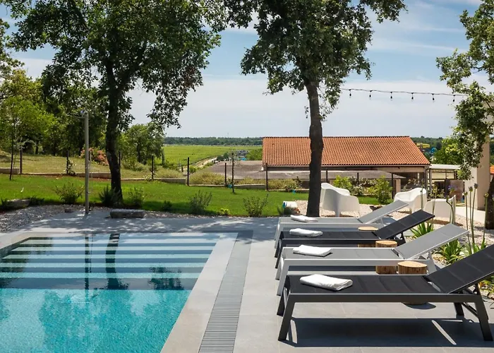 Modern Casetta Molindrio With Pool In Vila Poreč