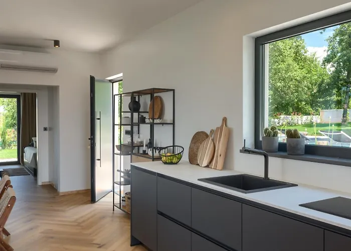 Modern Casetta Molindrio With Pool In * Poreč