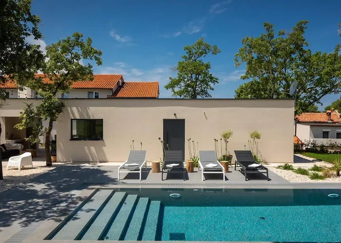 Modern Casetta Molindrio With Pool In Villa