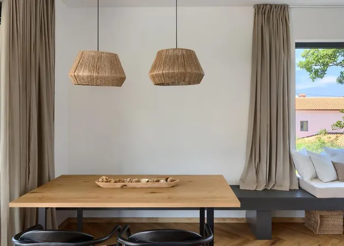 Modern Casetta Molindrio With Pool In Villa Poreč