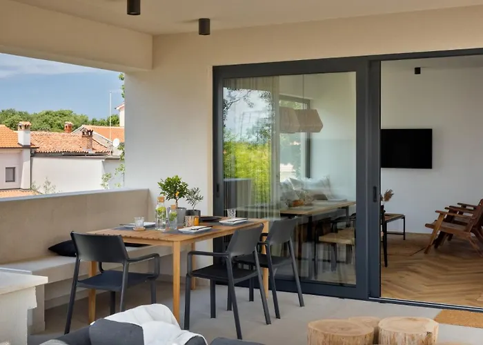 Modern Casetta Molindrio With Pool In Poreč