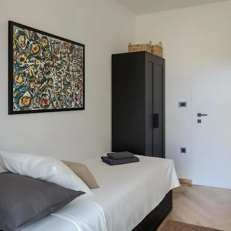Villa Modern Casetta Molindrio With Pool In Poreč